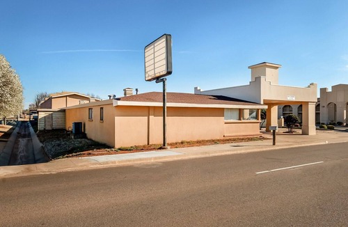Elk City Apartment | 2 Queen Bed| non-smoking