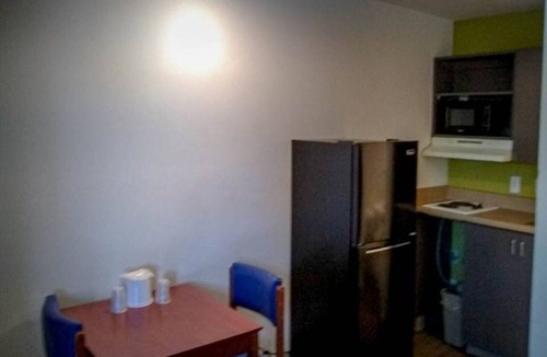 Terry Sanford Apartment | 2 Queen Beds|Suite|Smk|Kitchen