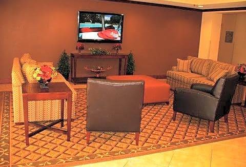 Cape Girardeau Hotel | 2-Star Hotel ∙ Candlewood Suites Cape Girardeau, an IHG Hotel