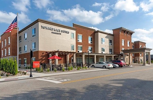 Jeffersonville Hotel | 2-Star Hotel ∙ TownePlace Suites by Marriott Louisville North