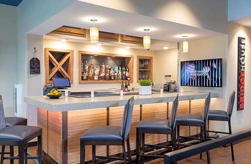 Jeffersonville Hotel | 2-Star Hotel ∙ TownePlace Suites by Marriott Louisville North
