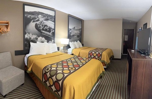Lexington Hotel | 2 Welcoming Rooms Perfect for Families & Friends on Weekend Escapes