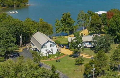 Big Cedars Cabin | 204 m² Lodge ∙ 4 bedrooms ∙ 12 guests