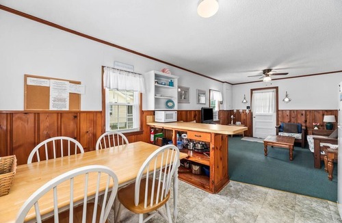 South Nags Head House | 211 - Cute Ocean Side Rental Home - Steps to Ocean