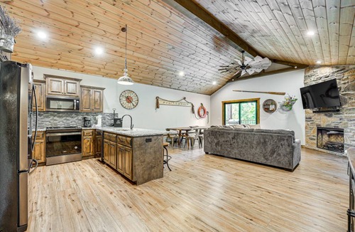 Indian Point House | 235 m² House ∙ 5 bedrooms ∙ 12 guests