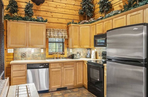 Branson Theater District Cabin | 260 m² Cabin ∙ 6 bedrooms ∙ 16 guests
