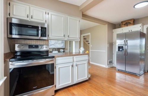 Shelbyville House | 2709 · B on the Bourbon Trail with pub, pool and hot tub