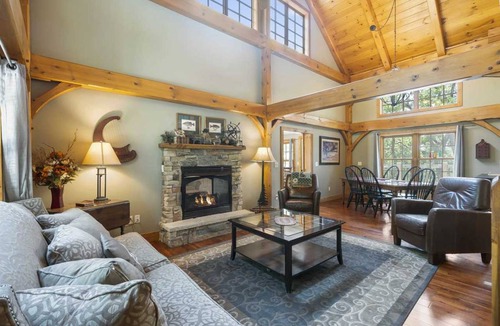 Blue Eye Cabin | 279 m² Lodge ∙ 4 bedrooms ∙ 10 guests