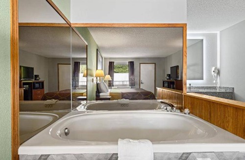 Branson Theater District Hotel | 28 m² Hotel ∙ 127 guests