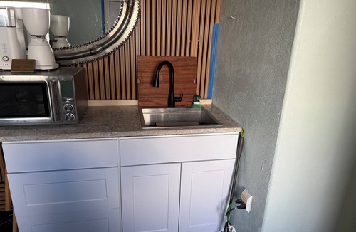 West Old Town House | 2blks to Old Town . Sawmill Market &Pet friendly.