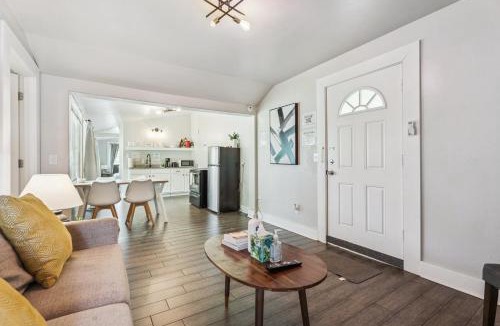 Midwest City House | 2BR 5 mins Rose State, 8 mins Tinker #L2