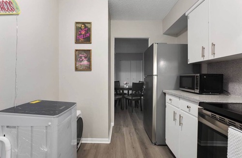 Rosedale Apartment | 2BR Apartment free Parking King Beds