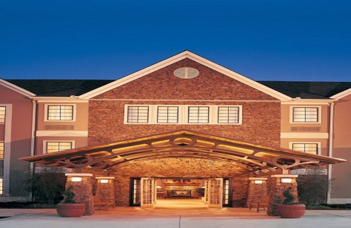 Johnson City Apartment | 2BR Suite w/Kitchen | Hot Breakfast + Pool Access