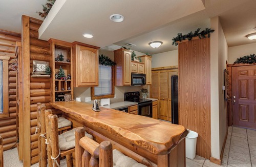Indian Point Condo | 2BR Village At Indian Point 608 near SDC-Free Tickets Daily up to $500 Value