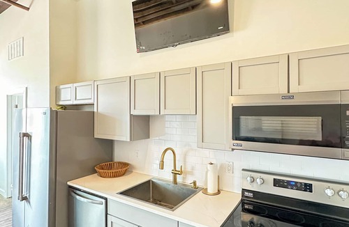 Honey Grove House | 2C Vintage View