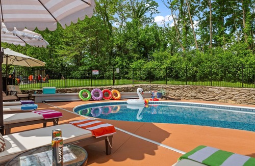 Buckner House | 3.7 Acre Estate w/Heated Pool, 5 Kings-2 Game Rms