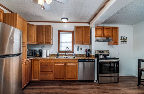 Borger House | 3-bedroom 2-bath house with WiFi and washer/dryer in Borger TX