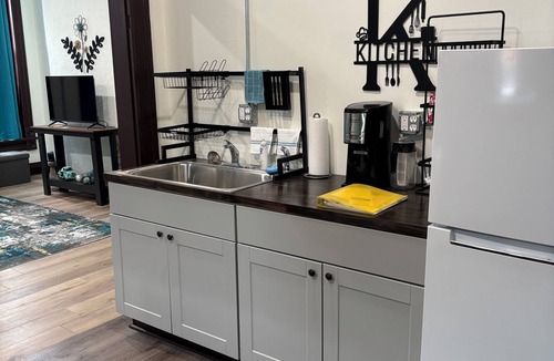 Oregon Apartment | 3-bedroom apartment, 2nd Floor, atop local diner.