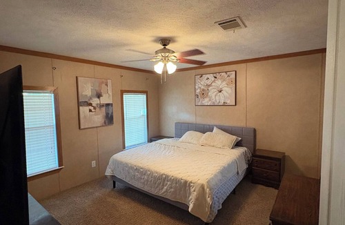 Mannford Other | 3-bedroom farmhouse in wonderful Mannford with AC comfort Near Keystone Lake