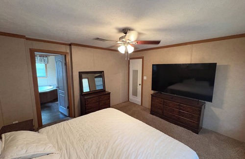 Mannford Other | 3-bedroom farmhouse in wonderful Mannford with AC comfort Near Keystone Lake