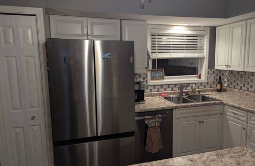 Buechel House | 3-bedroom house in fabulous Louisville with WiFi, AC, workspace and pool!