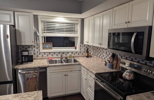 Buechel House | 3-bedroom house in fabulous Louisville with WiFi, AC, workspace and pool!