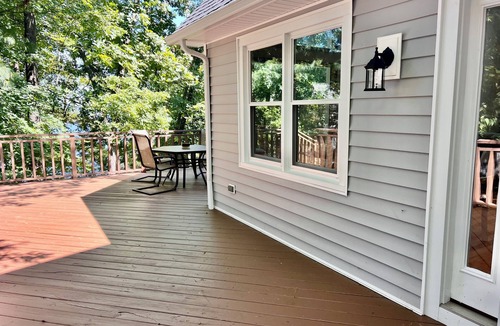 Scottsville House | 3 bedroom lake house with view, with boat slip to rent and game room