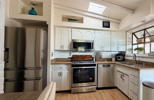 El Paso House | 3-bedroom Mountain View Southwest Retreat in Montecillo-UTEP Area
