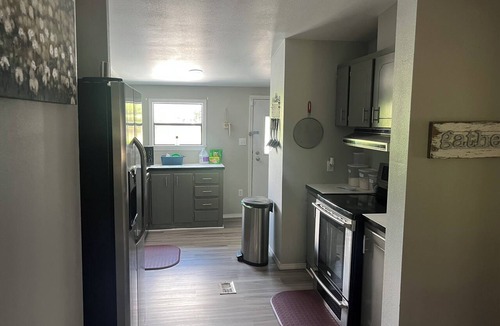 Evening Shade House | 3 bedroom on private lake, near tenkiller lake, additional space for RV 30amp