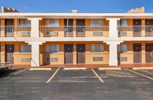 Elk City House | 3 Comfortable Units Near National Route 66 Museum, Free Parking, Storm House