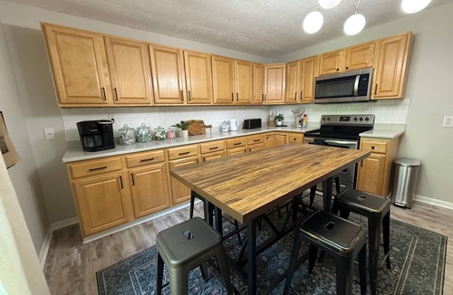 Frankfort House | 3 King Beds - Bourbon Trail - 2 Miles to Buffalo Trace - Farm Tours