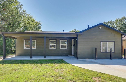 Wichita Cottage | 3 Mi to Dtwn! Cozy Wichita Home w/Private Yard