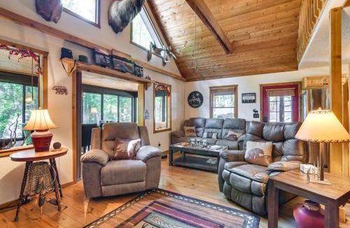 Kimberling City House | 3 Mi to Table Rock Lake Cabin with Fire Pit!