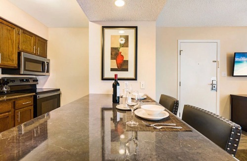 Biggs Field Hotel | 3 Pet-Friendly Units! Outdoor Swimming Pool, Free Parking and Breakfast!