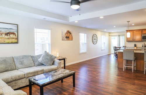 Jeffersonville House | 3803 Hamburg pike, New Home 2025, perfect for a family ,With hot tub,