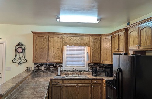 Athens House | 3B 2B Elk River home Why stay in a hotel when you can have a home? Work & Play