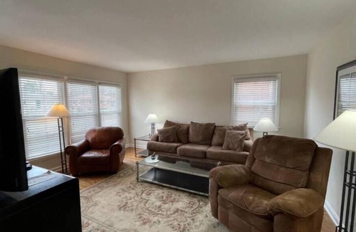 Woodland Hills House | 3br, fenced, patio, desk, garage, 4 TV's