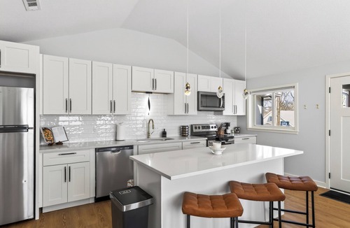 Independence House | 3BR Home Near KC 13 Min to Stadium/Sleeps 6