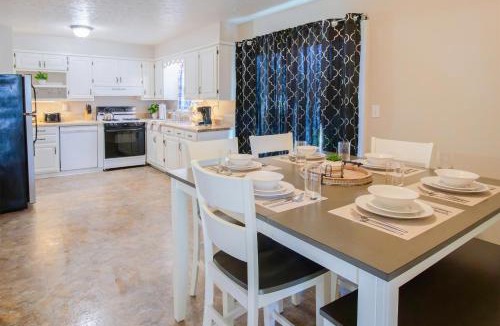 Mount Washington House | 3BR Home Near Louisville | King Suite Fenced Yard