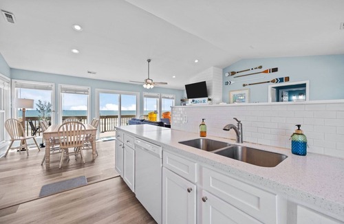 North Topsail Beach House | 3BR Oceanfront House on Topsail Island - Sleeps 8