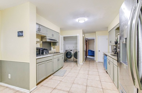 Ellendale House | 4 BD Family Home w/Yard & BBQ! in Memphis