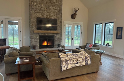 Georgetown House | 4 bedroom Farmhouse on private 35 acres