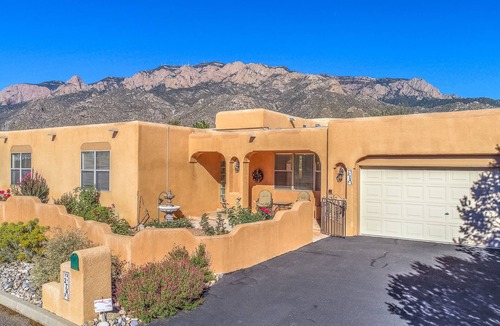 Sandia Heights South House | 4 bedroom/Hot Tub/Pets Welcome/Foothills Property