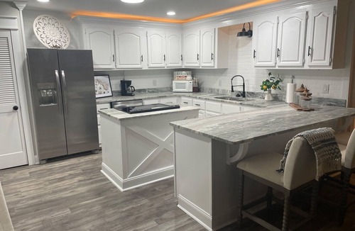 New Albany House | 4-bedroom house in nice New Albany with AC
