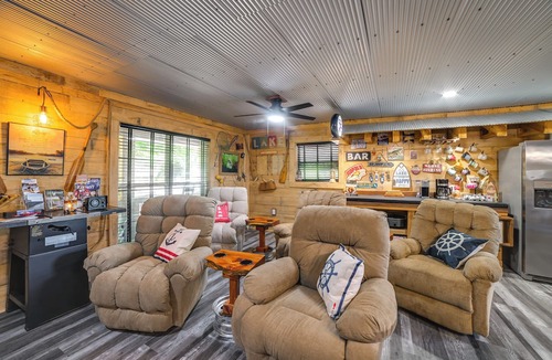Benton House | 4 Mi to Boat Ramp! Ultimate Kentucky Lake Retreat