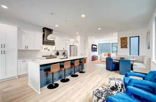Hurwood Heights House | 4 Rooftop Decks 4 Hot Tubs Game Rooms Sauna