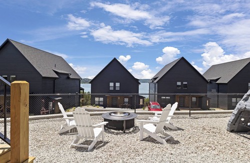Hollister House | 4 separate homes (sleeping 100) in Rocky Shores w/n 500ft