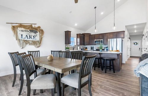 Kimberling City House | $400 of Daily Activities Free, Amazing Lake Views, Big Deck, Patio with New Hot Tub
