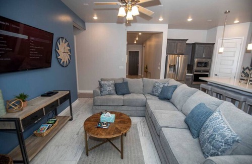 Las Cruces Villa | 4014/Russ Modern · New Home in Quiet Neighborhood - Relax and Enjoy