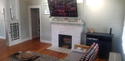 Trinidad House | 420 Friendly Charming 3 Bedroom, Walk To Downtown